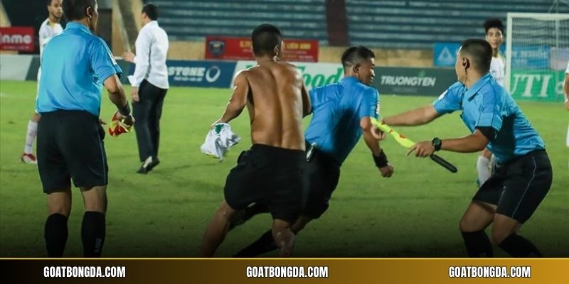 Nguyên nhân gây ra bạo lực trên sân cỏ Nguyên nhân gây ra bạo lực trên sân cỏ