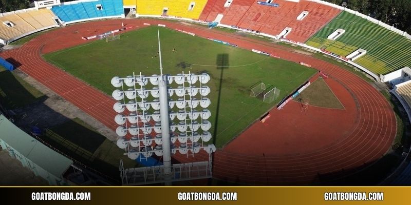Trận đấu bóng đá hấp dẫn tại sân Thống Nhất